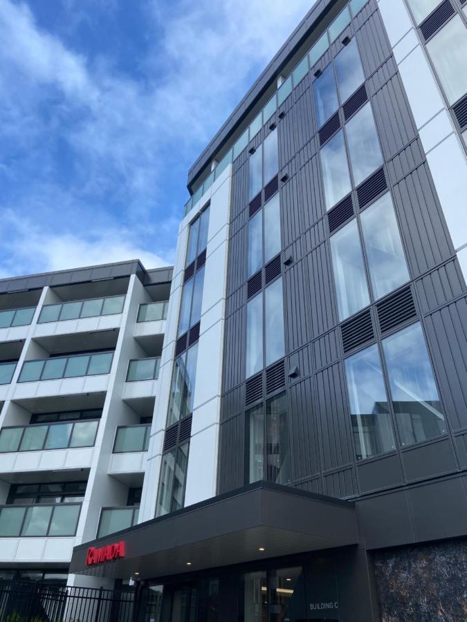 Ramada By Wyndham Newmarket オークランド エクステリア 写真