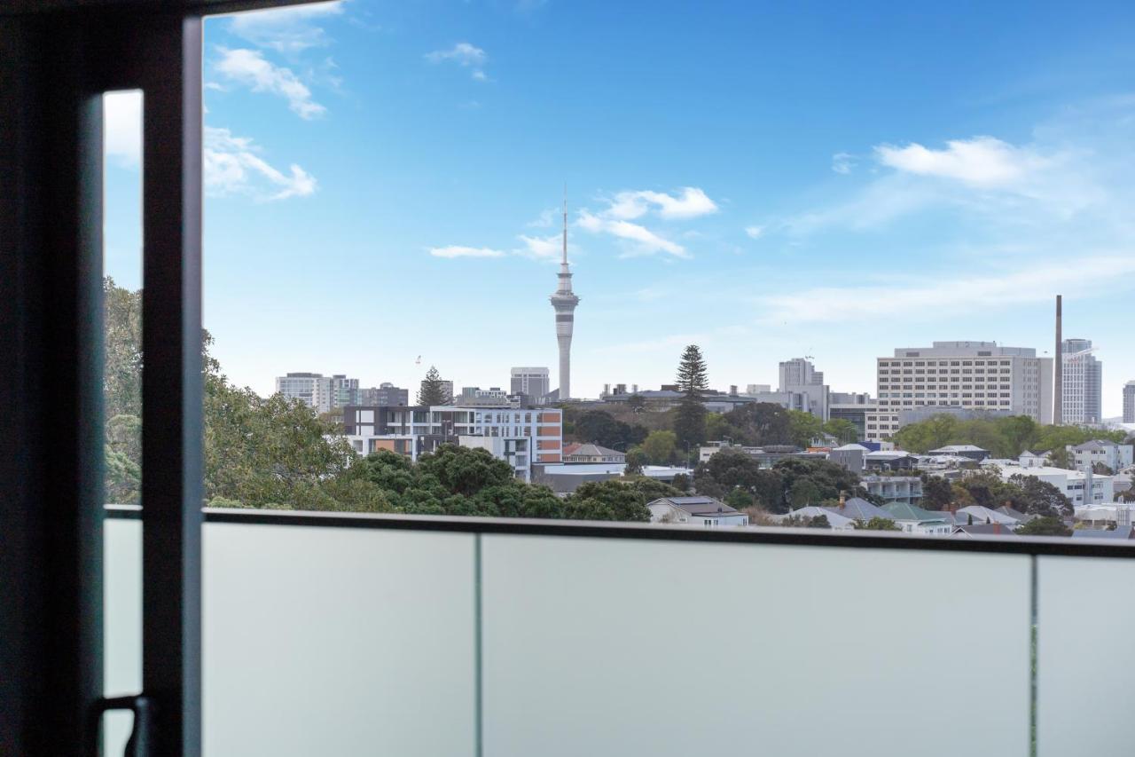 Ramada By Wyndham Newmarket オークランド エクステリア 写真